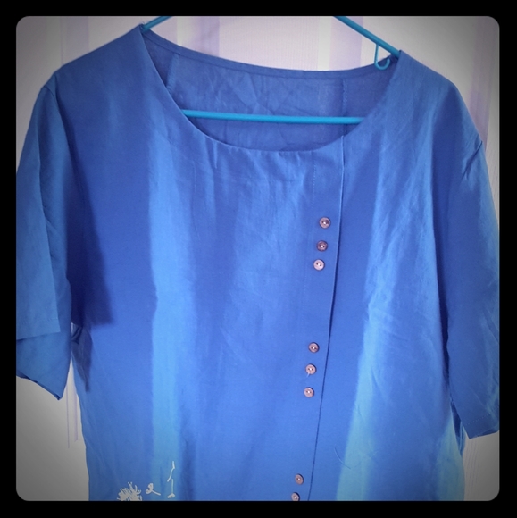 Vintage print Flower T-shirt. - Picture 1 of 5